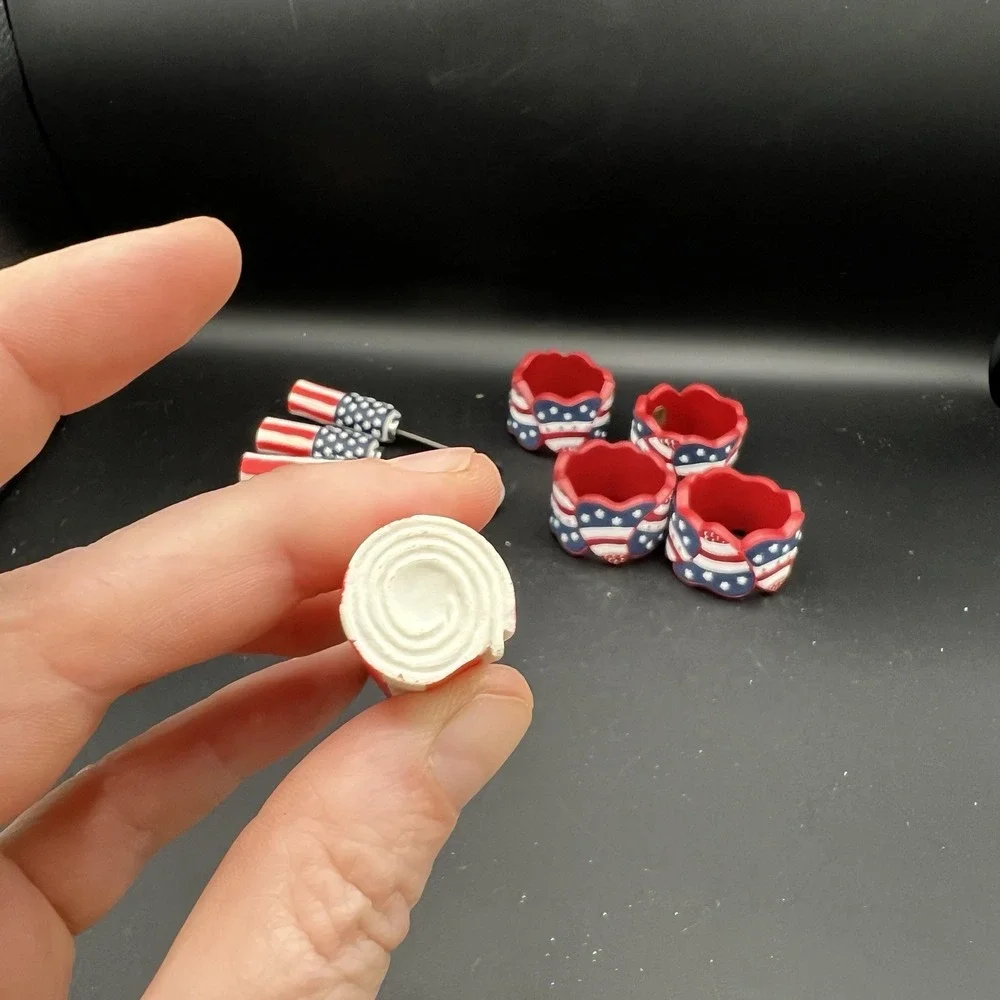 Patriotic Hearts FLAG Plastic Napkin 4 Rings and 4 Knives Spreaders ~‎ Set of 8